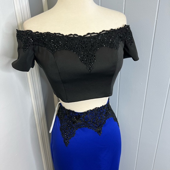 Prom/ formal dress - Picture 2 of 4